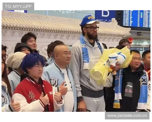 麦基与三后卫联手助北京胜山东